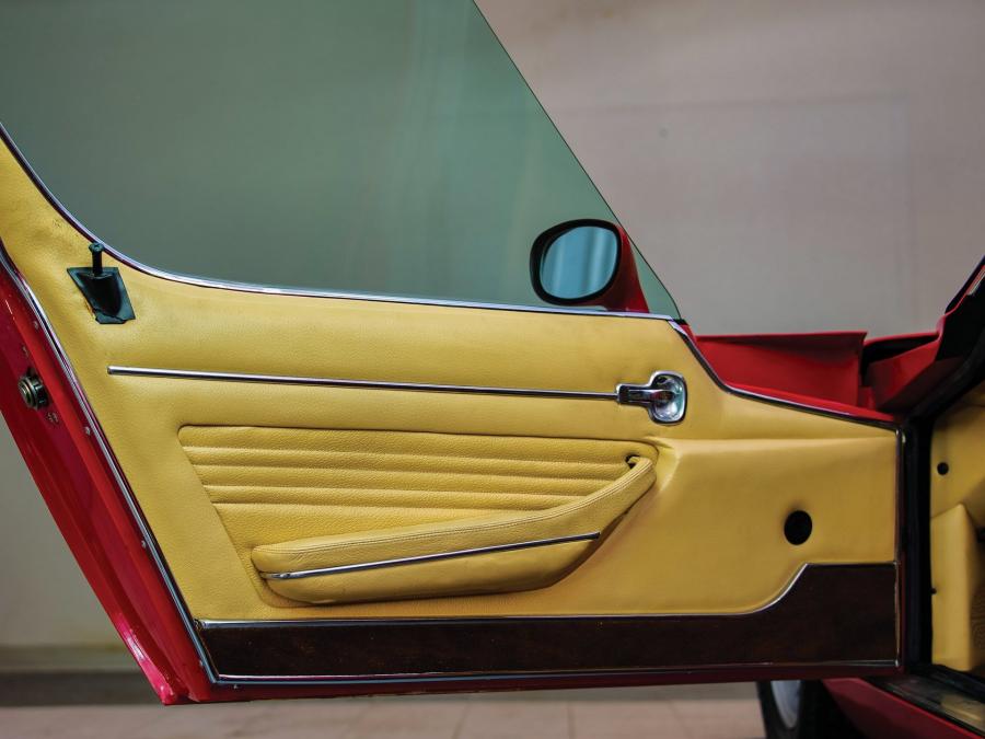 Детали интерьера Lamborghini Miura P400 SV (4974) 1971 года  (фото 31 из 42)